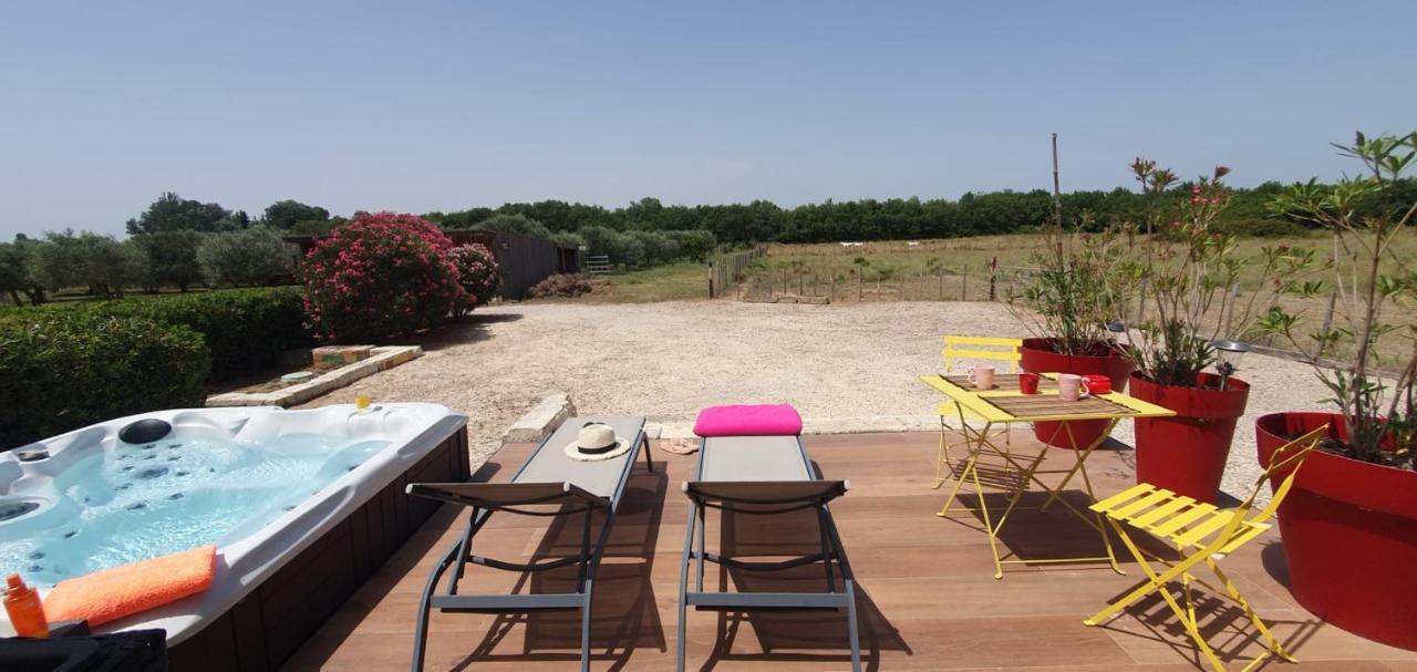 Les Bonbonnettes Bed & Breakfast Le Cailar Exterior photo
